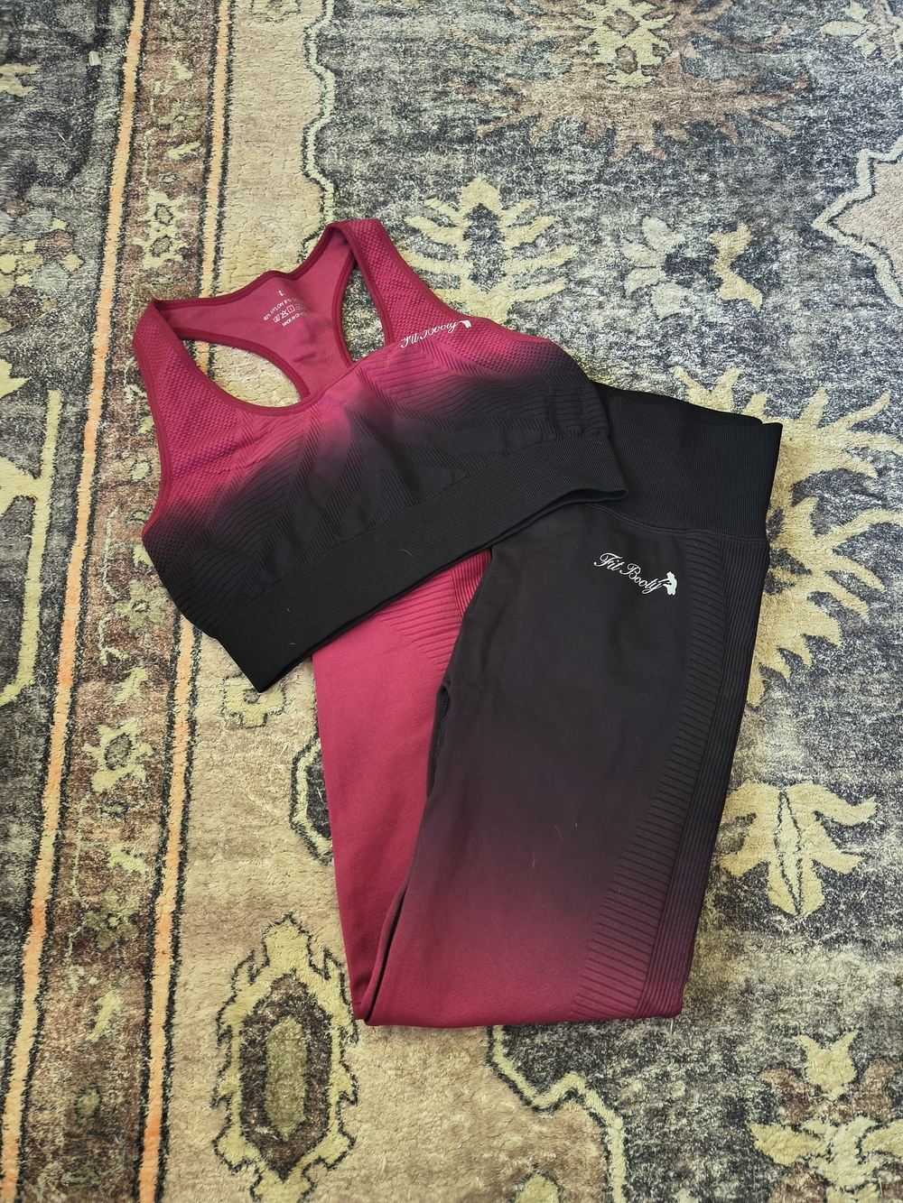 Seamless Ombre Sports Bra & Leggings Set - Black to Deep Berry